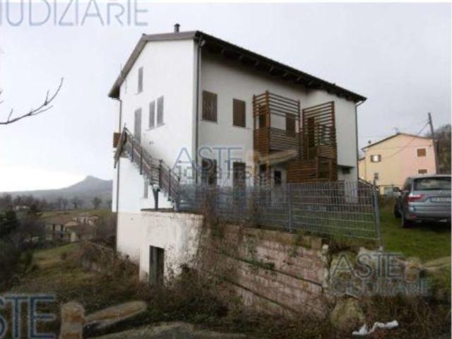 Case e ville in vendita di 328 m² in Località Pugliano