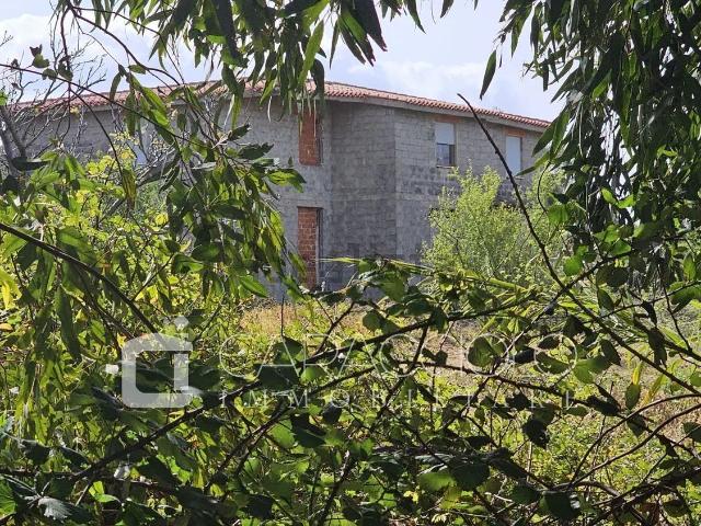 Case e ville in vendita di 329 m²