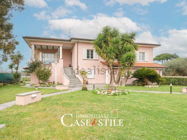Case e ville in vendita di 329 m² in Via Arena, 30