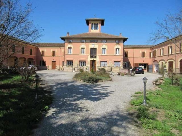 Case e ville in vendita di 3300 m² in Via Fontana, 21