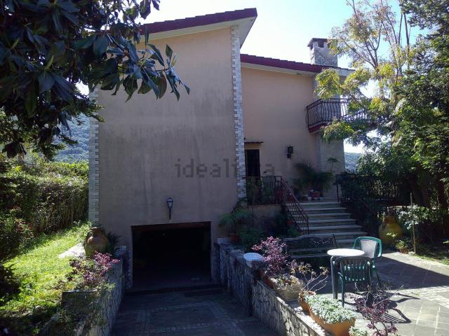 Case e ville in vendita di 330 m²