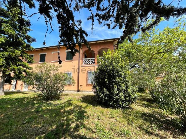 Case e ville in vendita di 330 m²