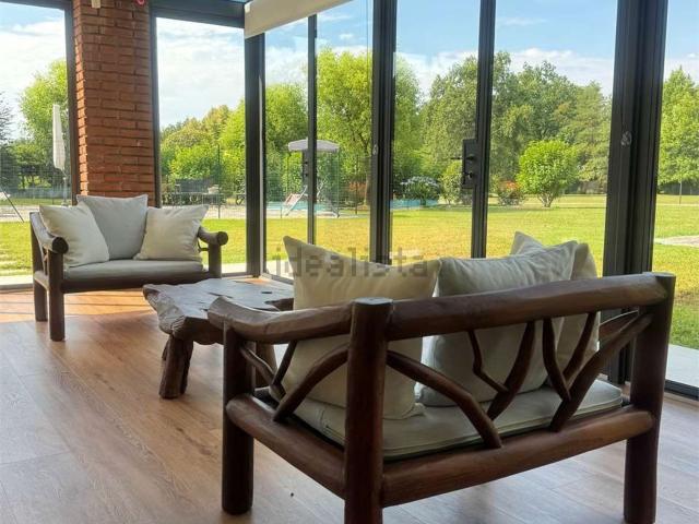 Case e ville in vendita di 330 m²
