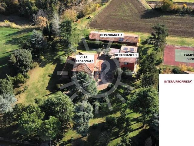 Case e ville in vendita di 330 m²
