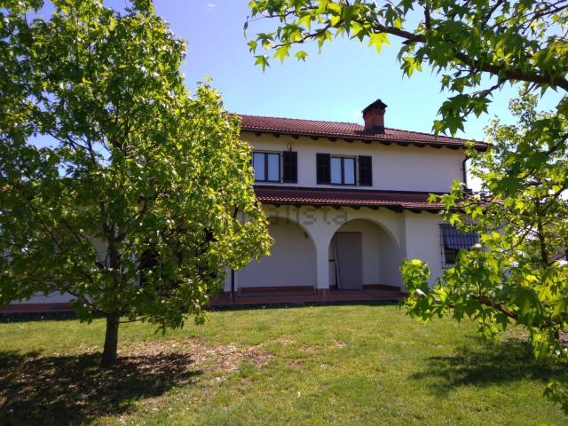 Case e ville in vendita di 330 m² in Via Carpeneto