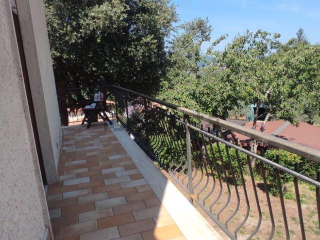 Case e ville in vendita di 330 m² in Via Aldo Moro, 10