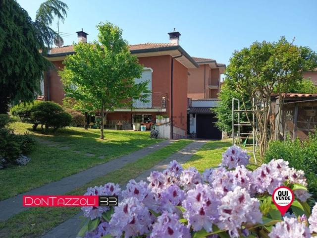 Case e ville in vendita di 330 m² in Via Don Tazzoli, 33