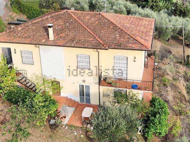 Case e ville in vendita di 330 m² in Via dello Zilloro