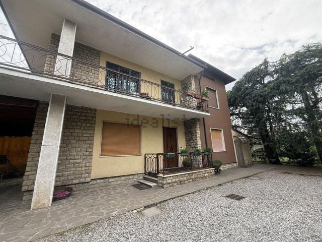 Case e ville in vendita di 330 m² in Via Mascagni, 2