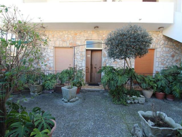 Case e ville in vendita di 330 m² in Via Umberto I, 176
