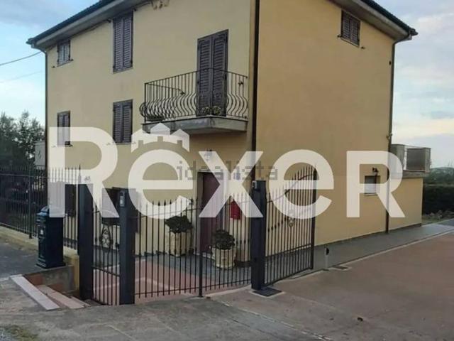 Case e ville in vendita di 330 m² in Contrada fiorano