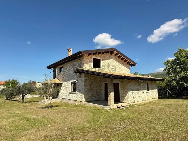 Case e ville in vendita di 330 m² in Contrada San Martino, 1