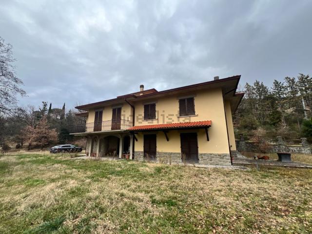 Case e ville in vendita di 330 m² in Località Antria, 1