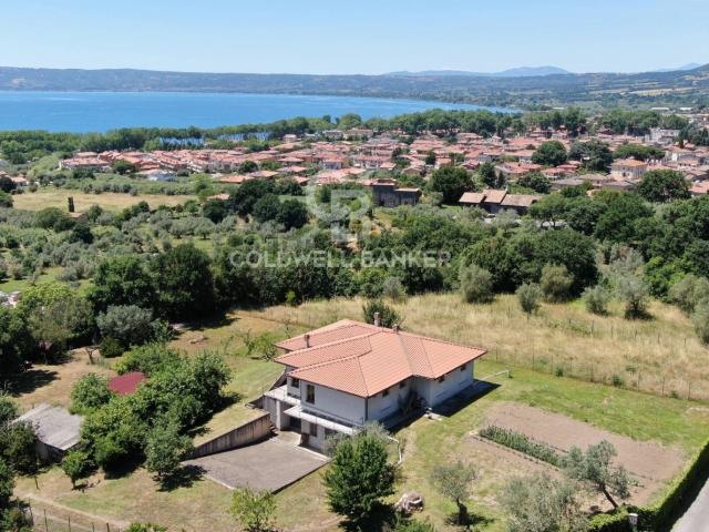 Case e ville in vendita di 330 m² in Località Poggio Sala