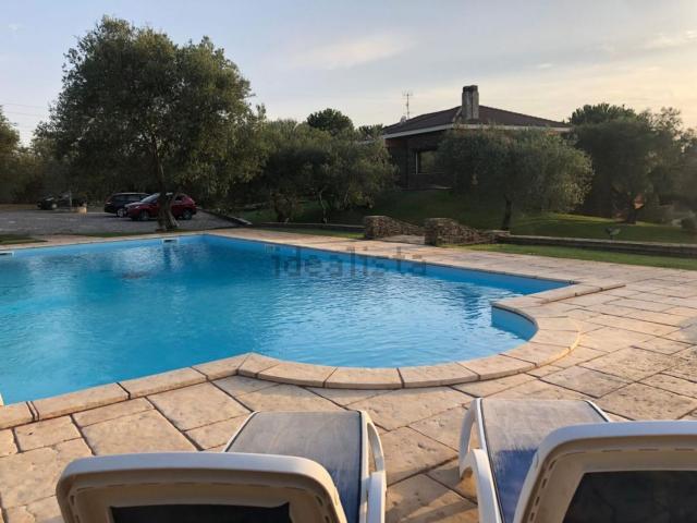 Case e ville in vendita di 330 m² in Strada Vicinale Sant&apos Anatolia Traversa