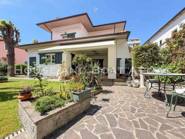 Case e ville in vendita di 331 m²