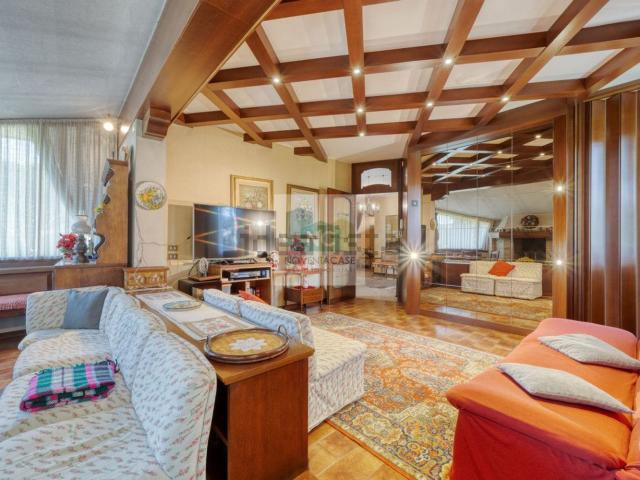 Case e ville in vendita di 331 m² in Via Cappello