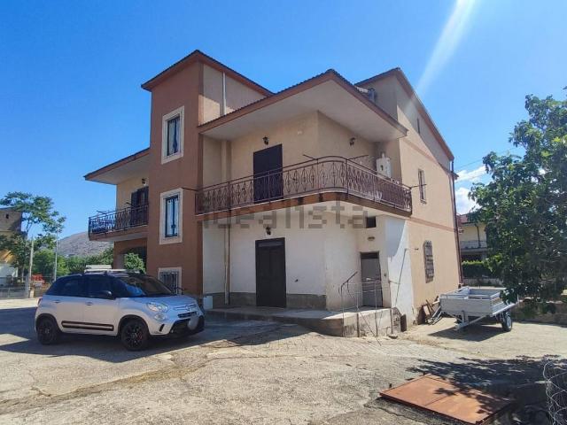 Case e ville in vendita di 331 m² in Via Appia