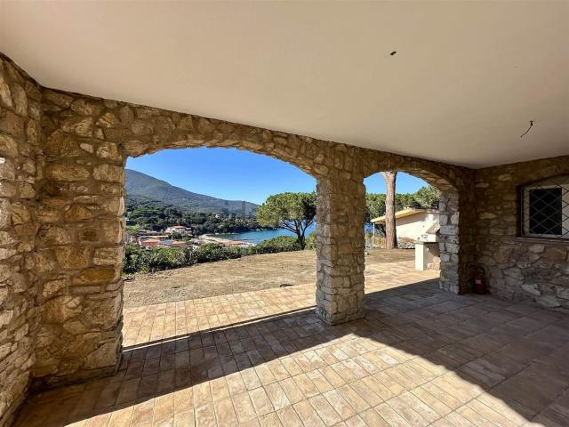 Case e ville in vendita di 332 m²