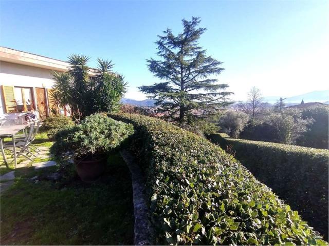 Case e ville in vendita di 332 m²