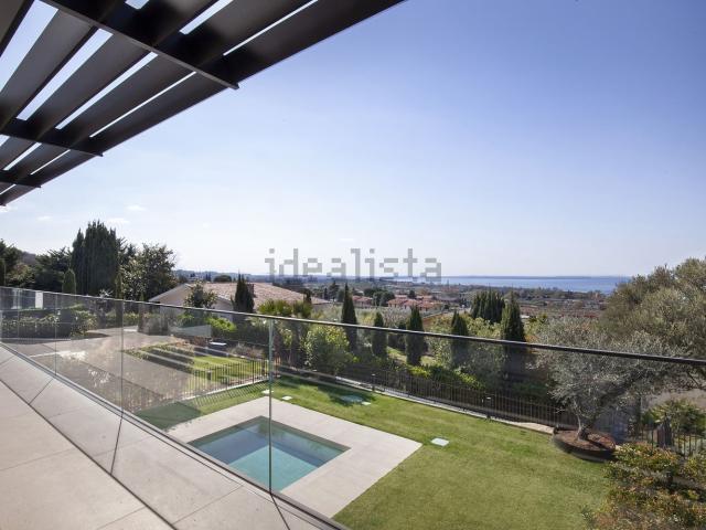 Case e ville in vendita di 332 m²