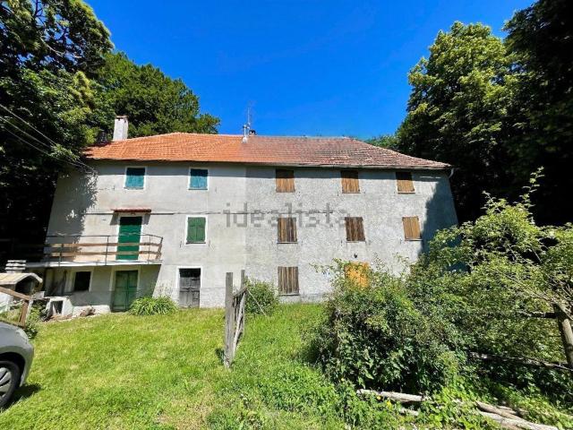 Villetta a schiera in vendita di 332 m² in Via Chiesa, 4