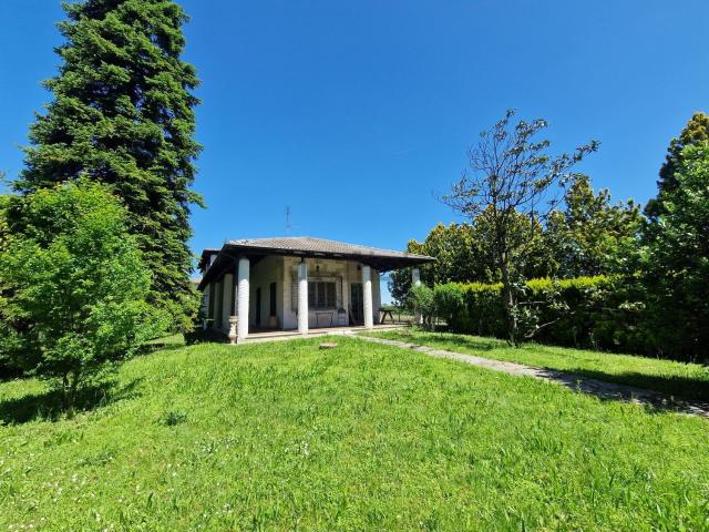 Case e ville in vendita di 332 m² in Via Ovada, 73