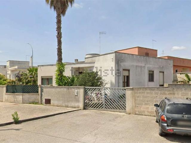 Case e ville in vendita di 332 m² in Via Mons. Eugenio Raffaele Faggiano, 5