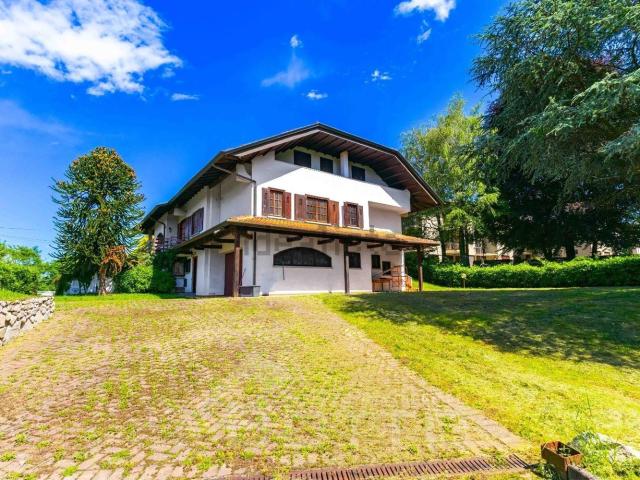 Case e ville in vendita di 332 m² in Via Piovino, 27
