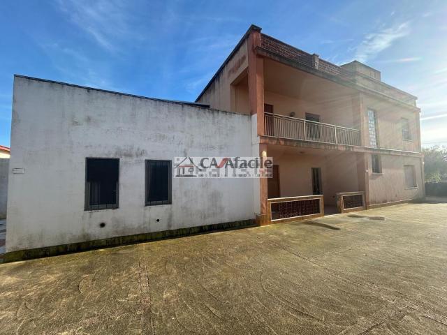Case e ville in vendita di 332 m² in Contrada Casabianca, 18