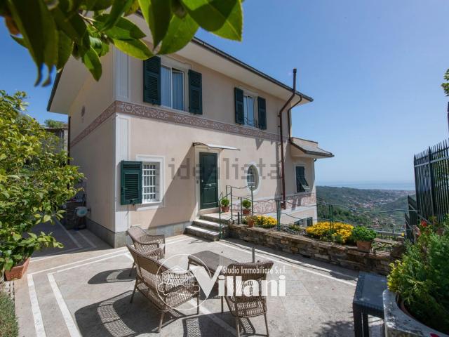 Case e ville in vendita di 333 m² in Via dei Caduti