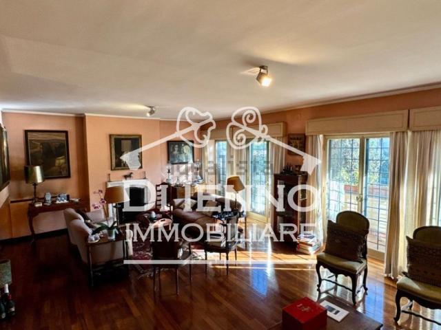 Case e ville in vendita di 333 m² in Via Pieve di Cadore, 10