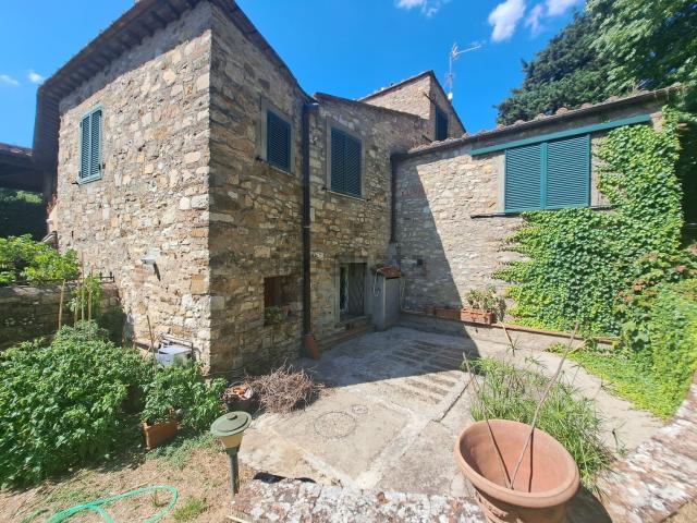 Case e ville in vendita di 334 m² in Via delle Serre