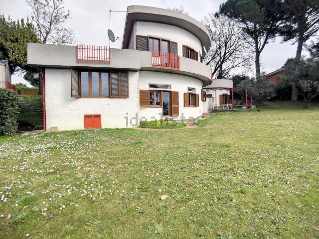 Case e ville in vendita di 334 m² in Via Monte della Vecchia Quercia