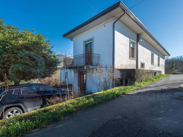 Case e ville in vendita di 334 m² in Via Morelli
