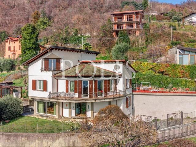 Case e ville in vendita di 335 m² in Via Gentrino