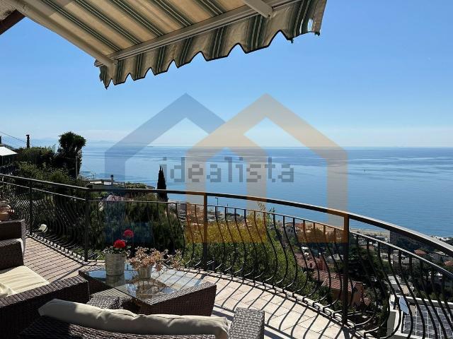 Case e ville in vendita di 335 m² in Via Poggio dell&apos Orizzonte, 65