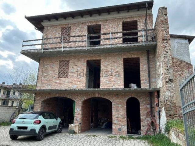 Case e ville in vendita di 335 m² in Vicolo Frambaglia