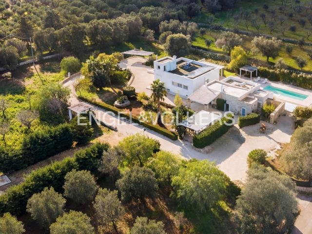 Case e ville in vendita di 335 m² in Contrada Santo Scalone
