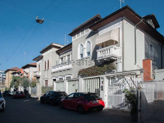 Case e ville in vendita di 336 m² in Via Privata Francesco Bartolozzi, 14