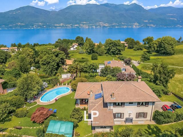 Case e ville in vendita di 336 m² in Via Roccolo, 69