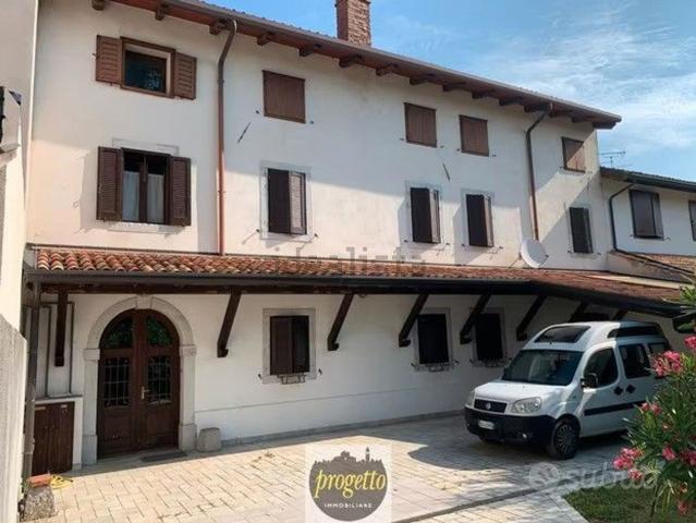 Case e ville in vendita di 337 m² in Via Monte Cosich