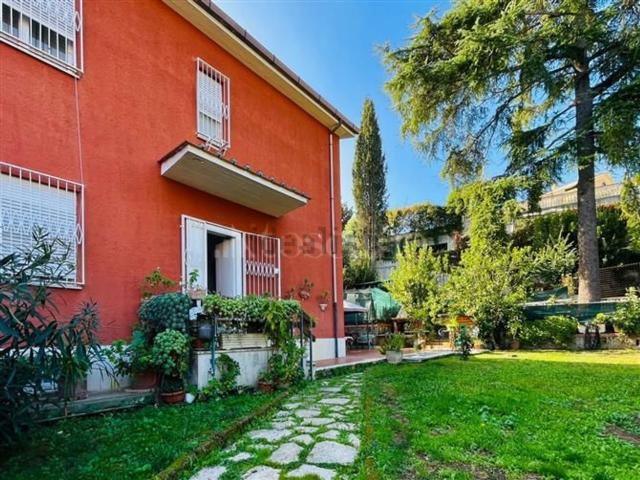 Case e ville in vendita di 337 m² in Via Tor de&apos  Cenci