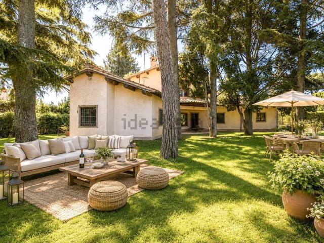 Case e ville in vendita di 337 m² in Largo Olgiata, 15