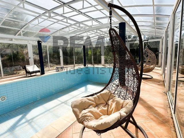 Case e ville in vendita di 338 m²
