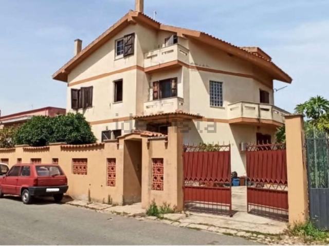 Case e ville in vendita di 338 m² in Strada 1