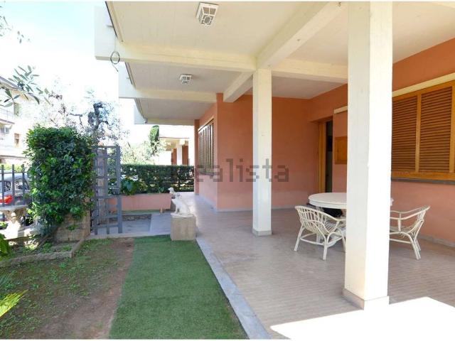 Case e ville in vendita di 339 m²