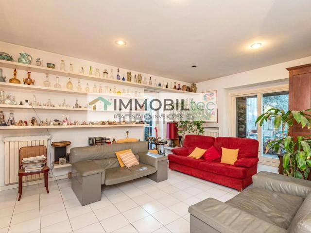Case e ville in vendita di 339 m² in Via Luigi Galvani