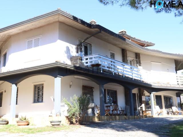 Case e ville in vendita di 340 m²