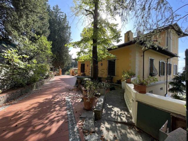 Case e ville in vendita di 340 m²